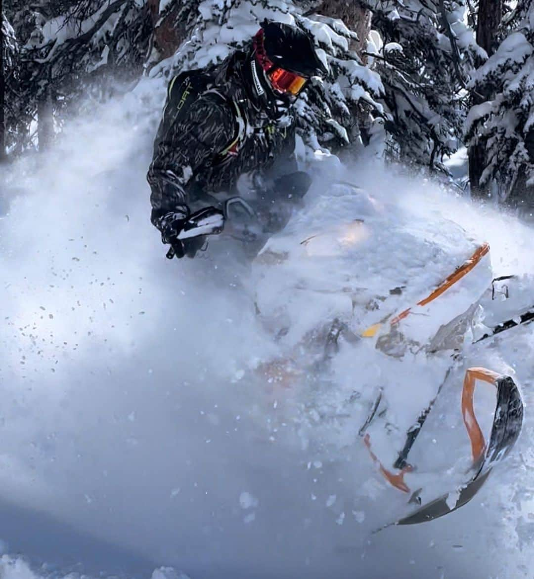 ケン・ブロックさんのインスタグラム写真 - (ケン・ブロックInstagram)「Ken loved snowmobiling. Combining his love of motorsports and snow sports it was a natural progression for him, and it eventually became his favorite activity.   These shots are from last season, and the video is from a sled trip up to British Colombia a few years back at @carlkustermtnpark   @kblock43 #kb43ver #hooneverything」4月7日 3時45分 - kblock43