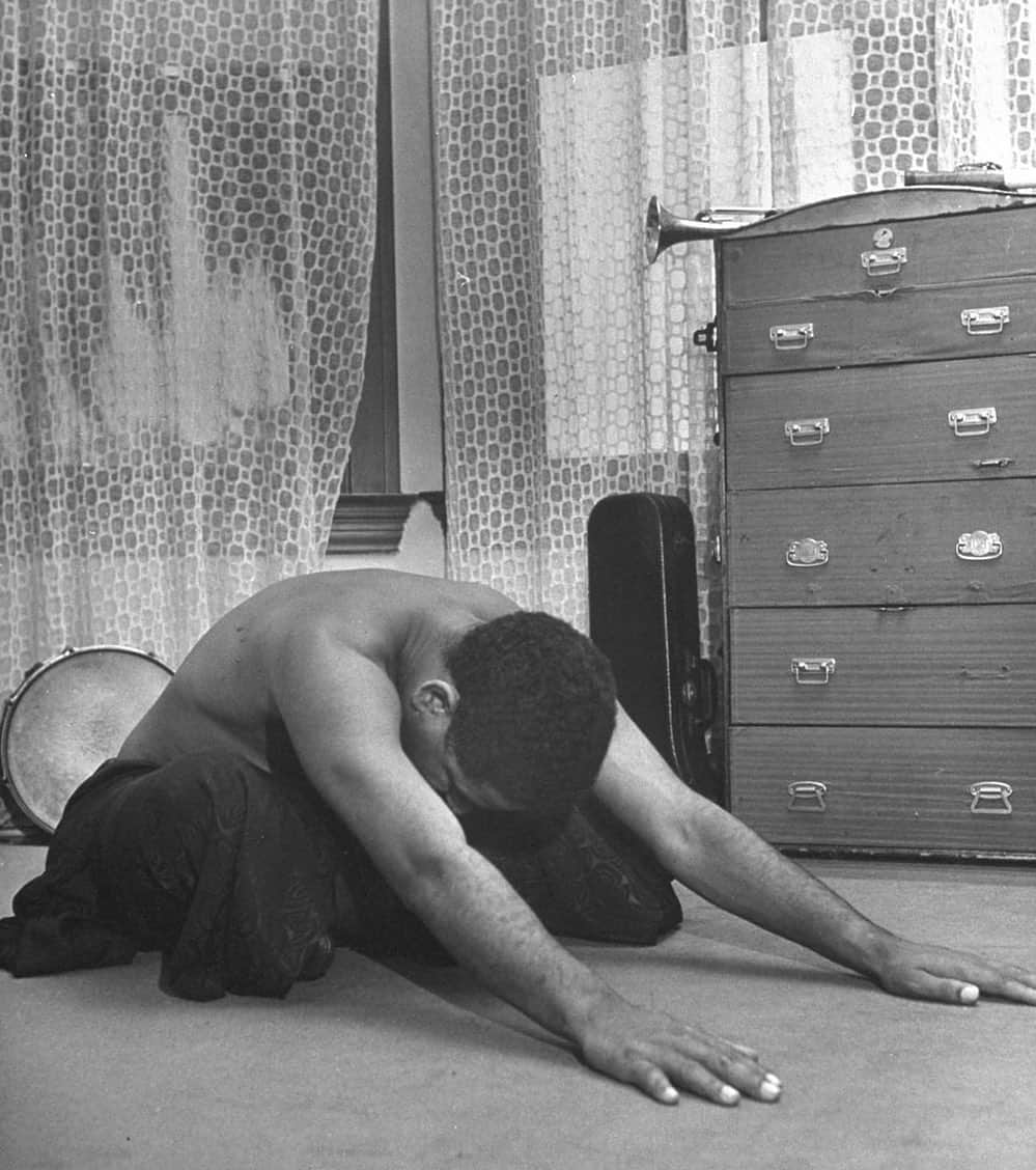 ティファニー・キャデラックのインスタグラム：「Reminder to stretch… Dizzy Gillespie 1948 Photog: Allan Grant」