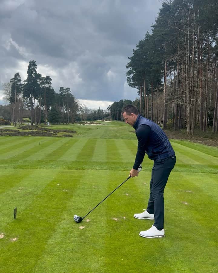 ジョン・テリーのインスタグラム：「Queenwood Golf Course 🏌🏻‍♂️ Thank you @warrenkwei for what is always a special day.  Well played partner and Captain @petersouthww23  @toughbeingtodd」