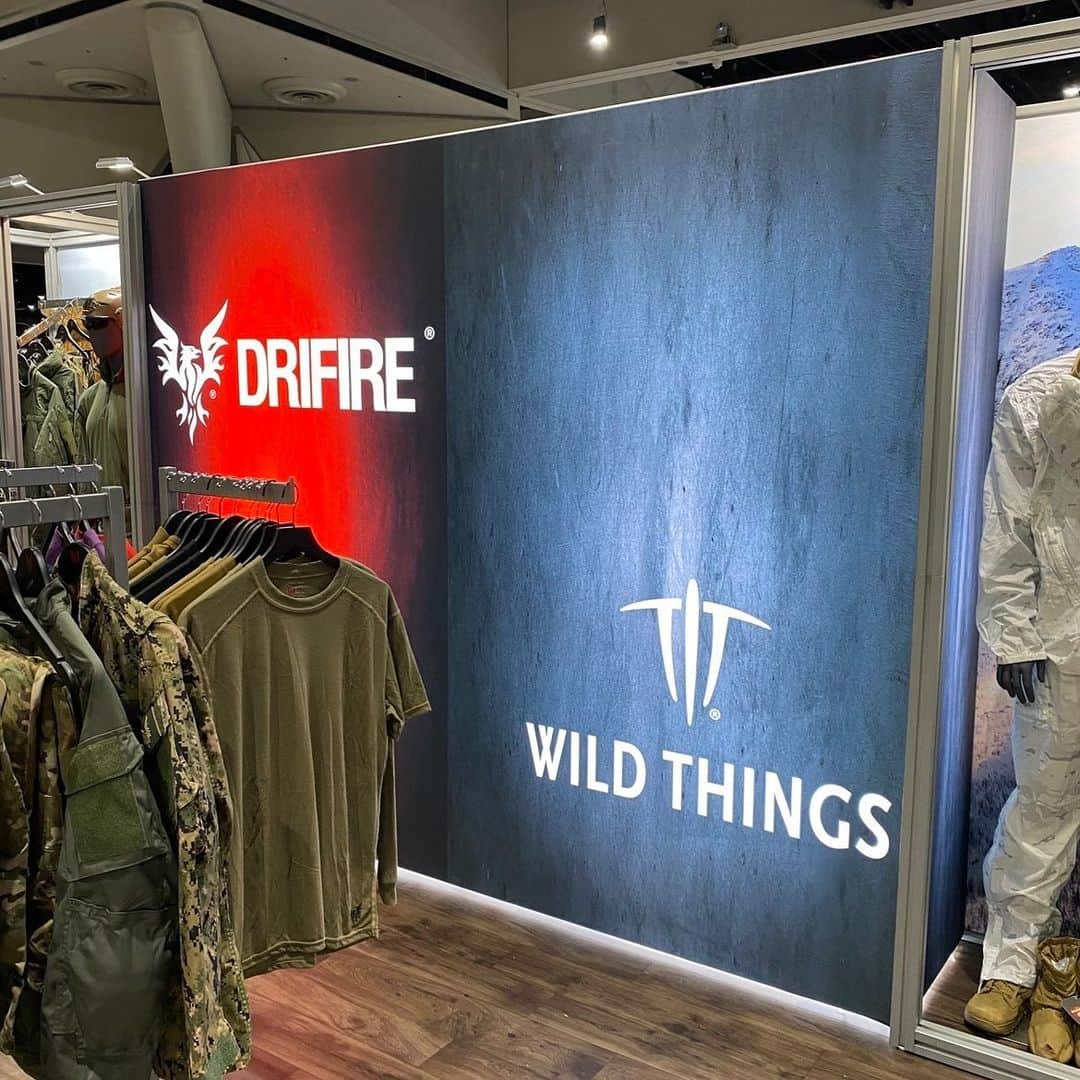 ワイルドシングスのインスタグラム：「It’s DAY 2 and our booth is busy! Come and see our innovative technologies, new products, and talk to our expert staff on hand at ADS West, hosted by @ads_inc!   #WarriorWEST #SanDiego #NSA #thinkNSA #DRIFIRE #wildthingsgear #militaryapparel #militarygear #combatgear #frclothing #highperformanceFR #specialforces」