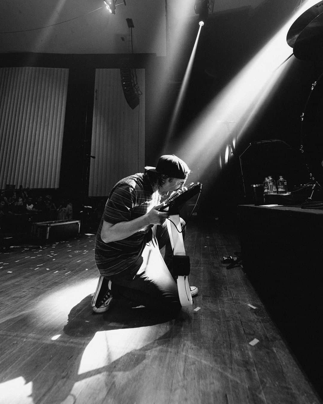 ヴィック・フエンテスさんのインスタグラム写真 - (ヴィック・フエンテスInstagram)「Our first time in Colombia. Miss you already 🧡  📸 by @v.trvn」4月7日 4時08分 - piercethevic