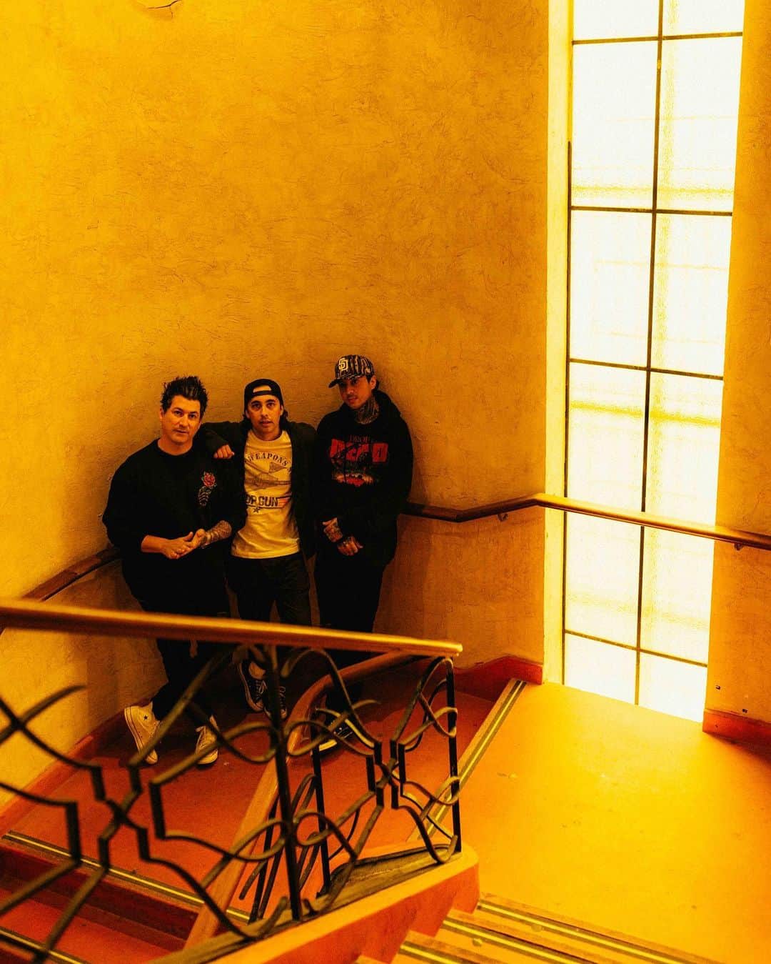 ヴィック・フエンテスのインスタグラム：「Our first time in Colombia. Miss you already 🧡  📸 by @v.trvn」