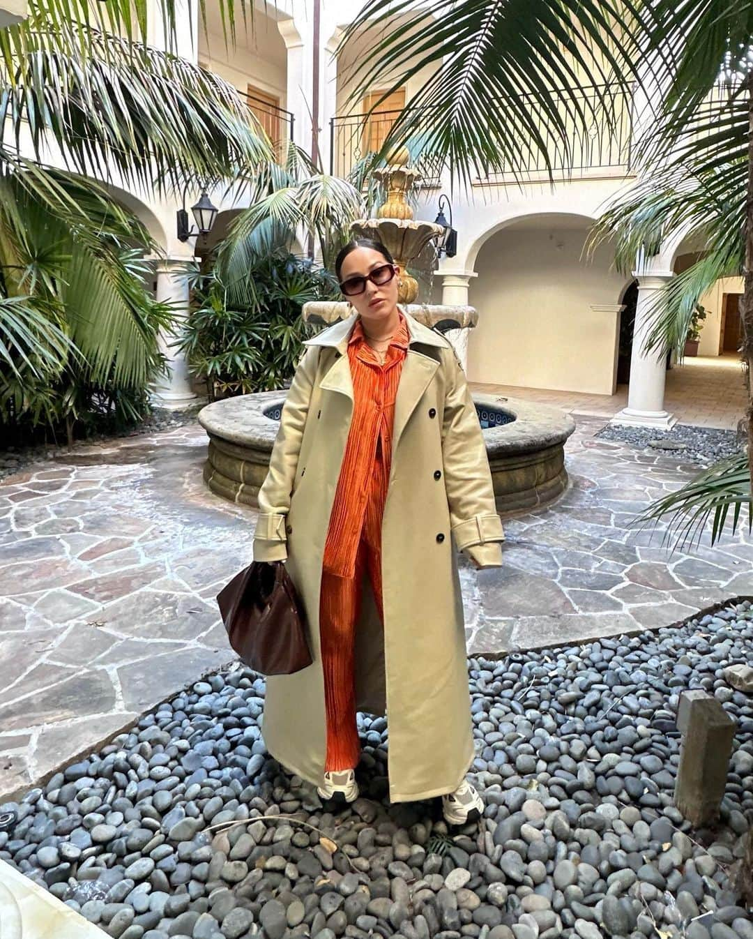 エイドリアン・バイロンさんのインスタグラム写真 - (エイドリアン・バイロンInstagram)「SANTA BARBARA 🌴 Listen… me & this @amazonfashion fit… I got it in 3 colors & love them! Lol. My husband surprised me with an overnight trip to Santa Barbara & I threw this in the bag! Easy & comfy- for lots of shopping on State St. & easy to transition to an evening look by just slipping on a a heel for a romantic dinner! 🍷 All the #OOTD details below! Besos Xx Shades: @diffeyewear  Trench: @sundarbay  Set: @amazonfashion  Sneakers: @axelarigato  Purse: @lavoute」4月7日 4時30分 - adriennebailon