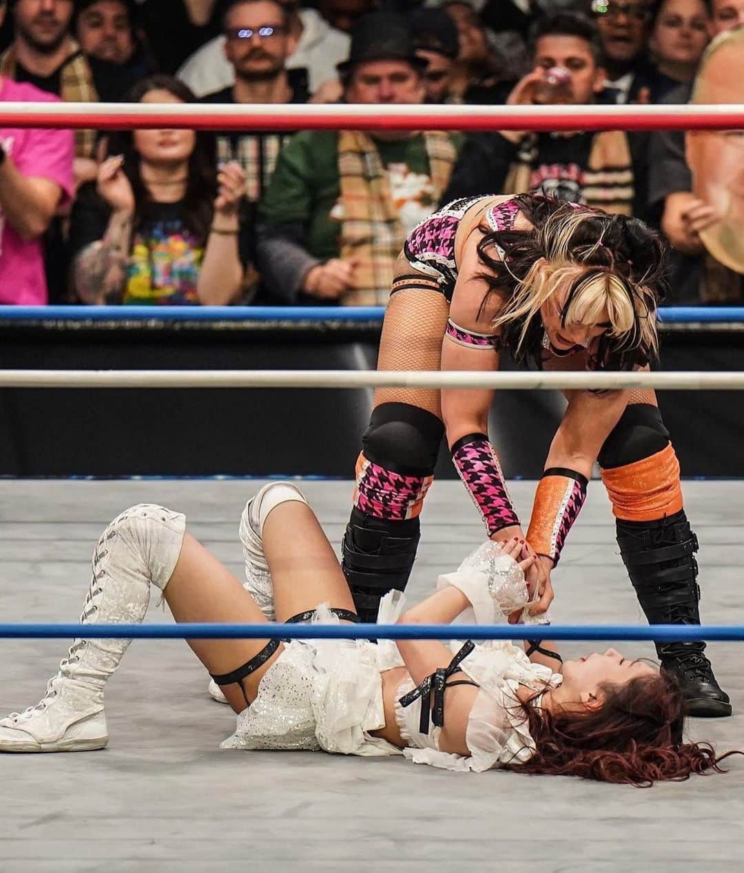 RIHOのインスタグラム：「Thank you Jamie  #AEW #aewdynamite」