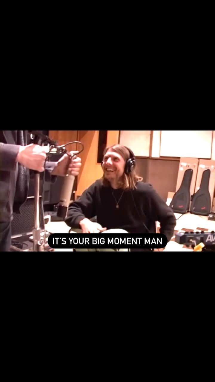 グループラブのインスタグラム：「The long and arduous bongo tryouts of Andrew Wessen. You think he made the cut? #grouplove #hello #iwiarn #bongo」