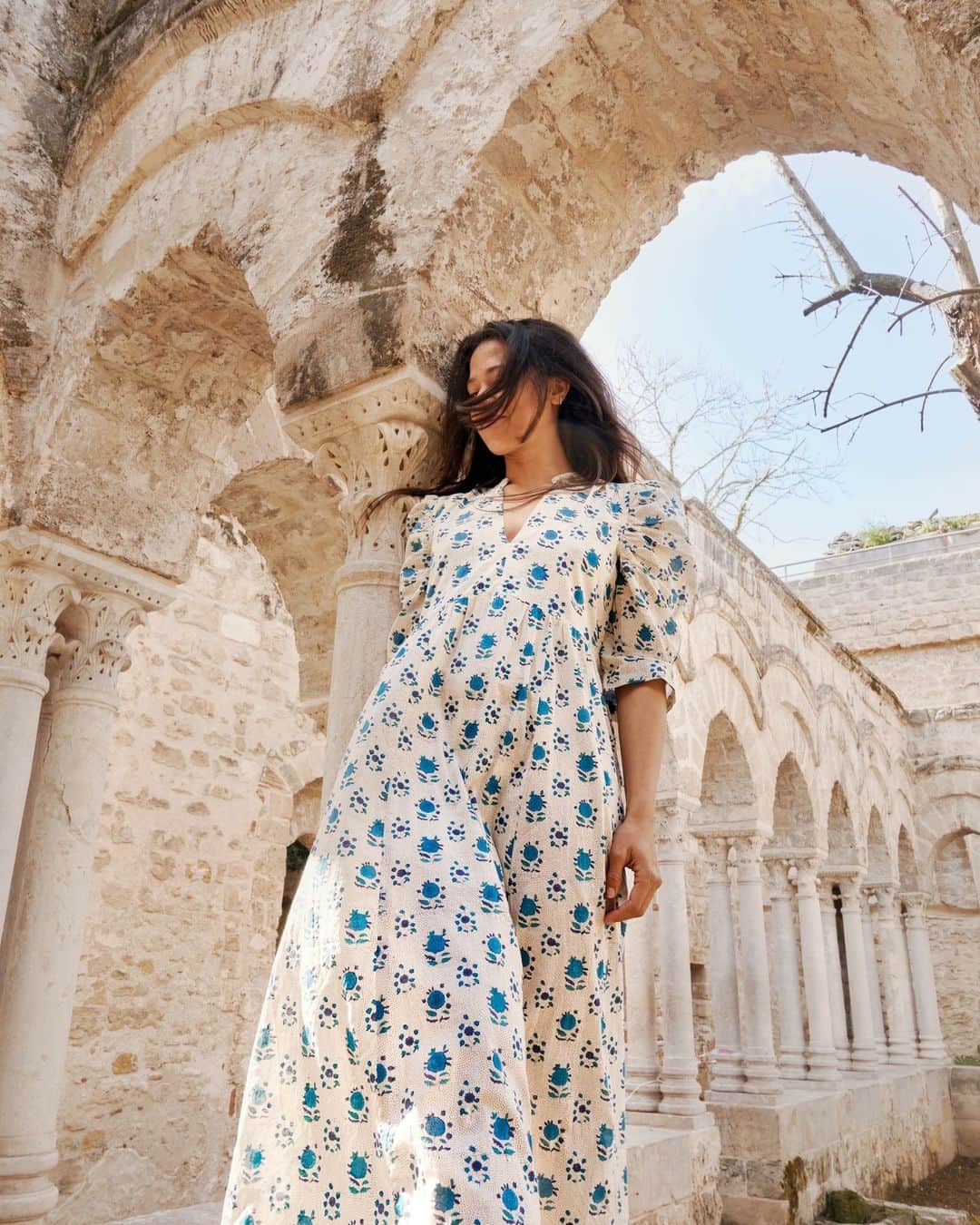 マッタのインスタグラム：「“we carry inside us the wonders we seek outside us.”⁠ - rumi⁠ ... seen here our special production Vayu Myra Dress in Blue. ⁠ Shop all our pieces online⁠ •www.mattany.com •⁠ ⁠ photo by @jasmina_martiradonna with @guadalupe_merlo_nahui⁠」