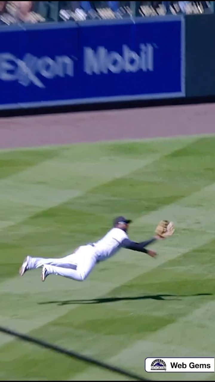 コロラド・ロッキーズのインスタグラム：「Putting the PRO in PROfar 👏」