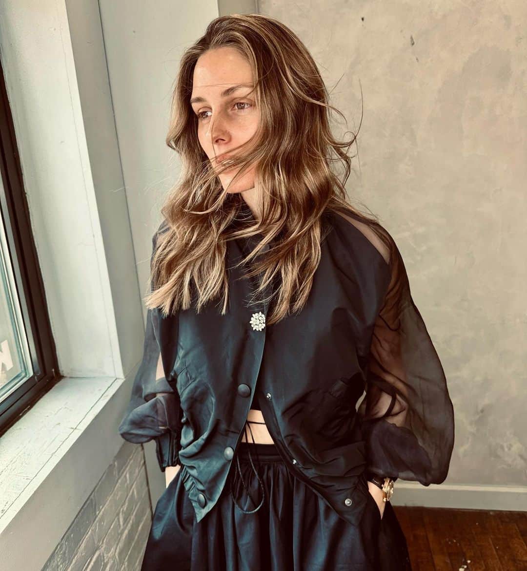 オリヴィア・パレルモのインスタグラム：「🖤🖤💕」