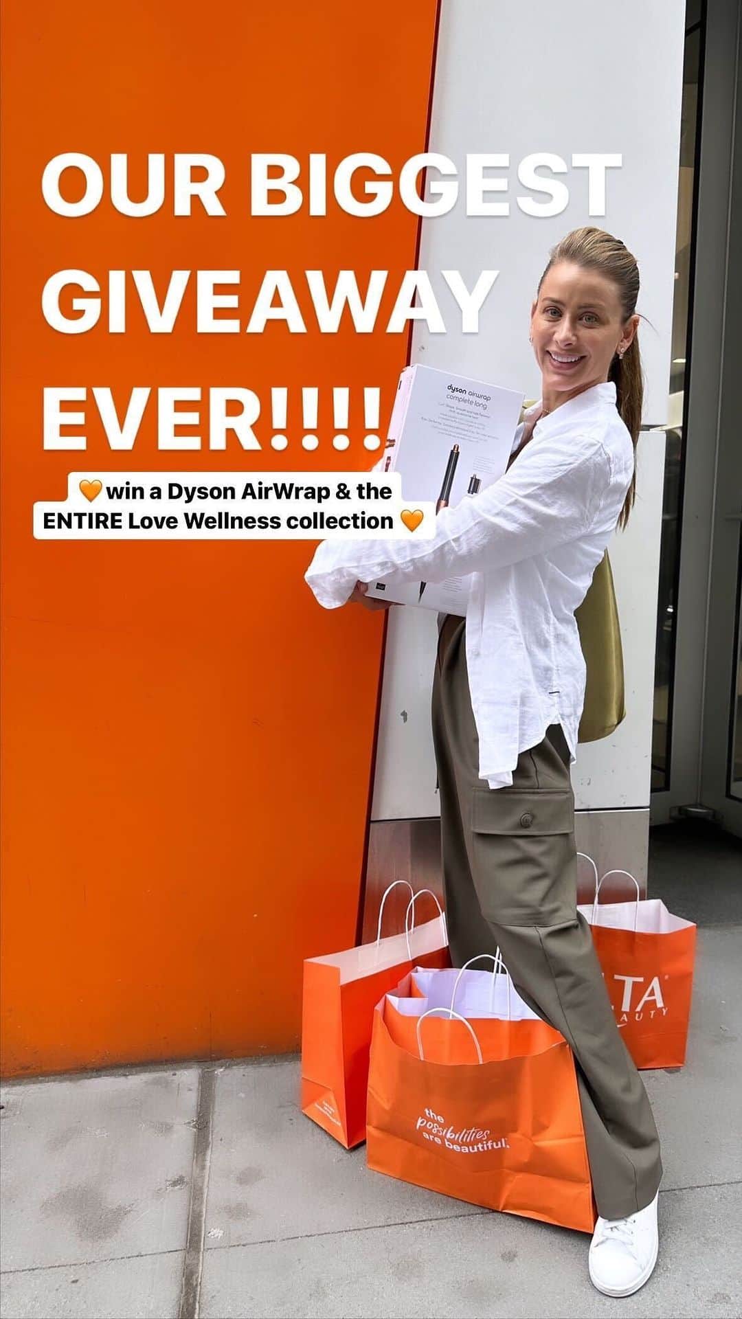 ロー・ボスワースのインスタグラム：「Do you want to win an @dysonhair AirWrap and the ENTIRE Love Wellness collection? Look no further: we’re doing a MAJOR giveaway for @ultabeauty Spring Haul! To enter here’s what to do:  🧡Like + tag who you want to go shopping with during Ulta Spring Haul 🧡Follow @lovewellness and @lobosworth (moi!)	 🧡BONUS POINT: Tag @lovewellness in your Ulta Beauty wishlist or your Ulta Beauty visit on Stories or TikTok  Giveaway ends at 4/16 at 11:59 PM EST. NO ENTRY FEE, NO PURCHASE OR OBLIGATION NECESSARY TO PLAY OR WIN. Per Instagram rules, we must mention this is in no way sponsored, administered, or associated with Instagram, Inc. By entering, entrants confirm they are 18+ years of age, release Instagram of responsibility, and agree to Instagram’s term of use. Full term and conditions at https://lovewellness.com/pages/lwwogoterms 68w」