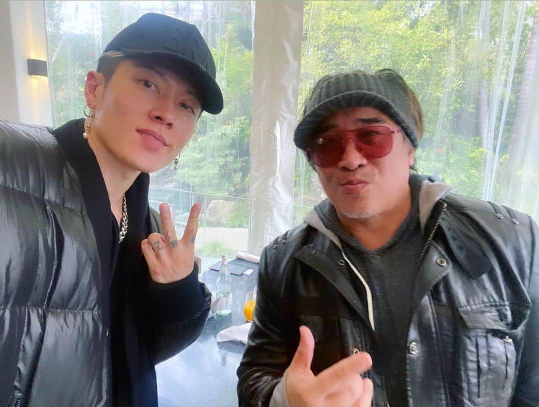 雅-MIYAVI-のインスタグラム：「With the action rockstar @ronyuan 👊🏻👊🏻⚡️❤️‍🔥」