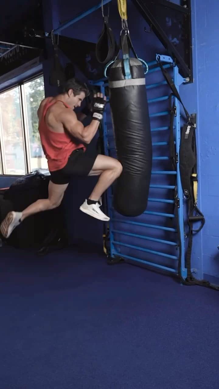 セージ・ノースカットのインスタグラム：「ARE YOU READY?  FIGHT FOR IT!  @redconlenergy in and out the gym.  #REDCON1 #ENERGY #Redcon1Energy #EnergyDrink #Fight #MMA #KickBoxing #Muaythai #CombatSports」