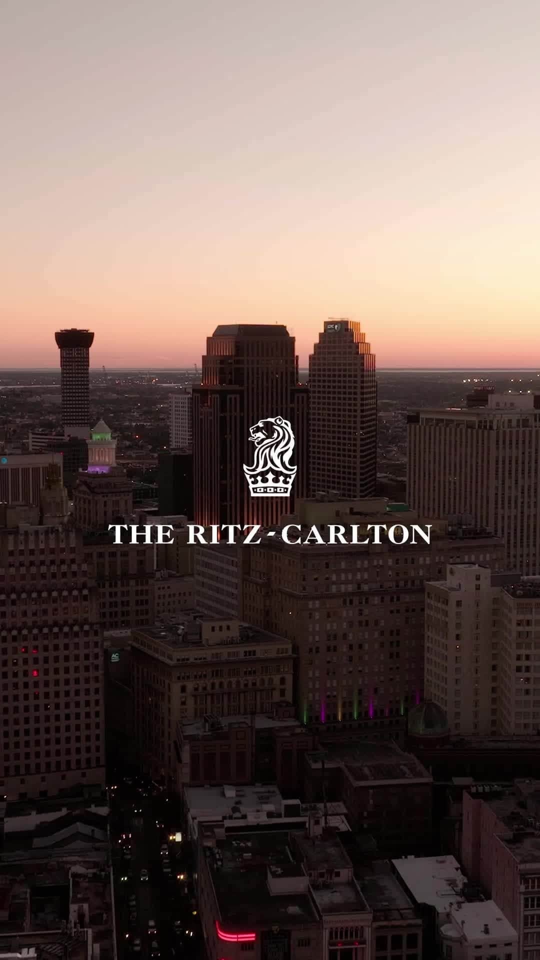 リッツ・カールトンのインスタグラム：「With French Quarter finesse, explore the spirit of the Crescent City at @ritzcarltonneworleans.」