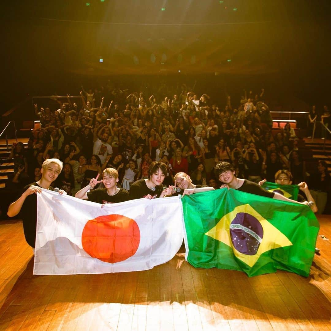 EBiSSHさんのインスタグラム写真 - (EBiSSHInstagram)「ONE N' ONLY LATIN TOUR 2023  Obrigado!!! 😆😜😘😎🥰😁  #onenonly #ワンエン #ワンエンブラジルがんばれ #TETTA #REI #EIKU #HAYATO #KENSHIN #NAOYA」4月7日 8時55分 - onenonly_tokyo