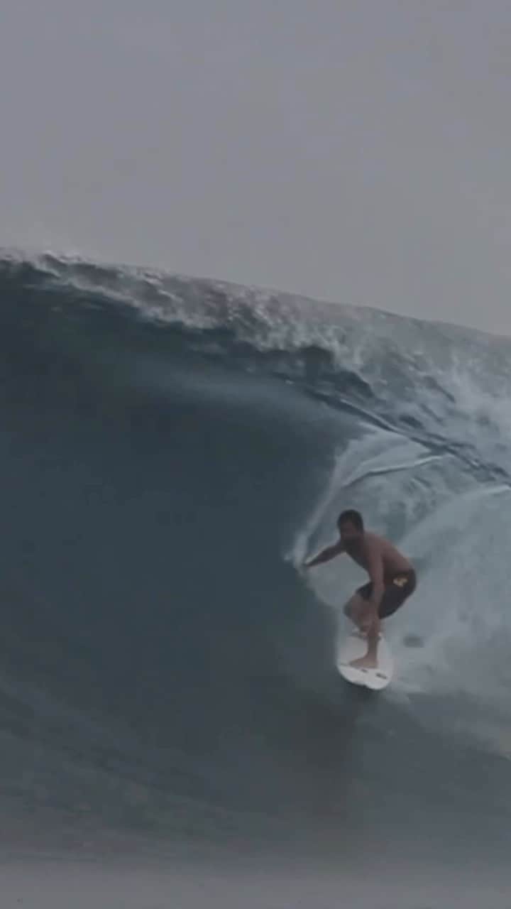 Surf Magazineのインスタグラム：「What’s an 11/10 session look like? Let Tom Jennings show you in The Best Surfing I’ve Ever Seen, live now on our site.  @tomjenno」