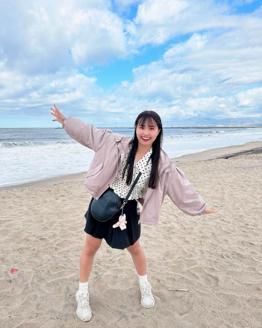 渡辺未詩（ミウ）のインスタグラム：「アメリカ〜〜〜〜🇺🇸☀️🌈 ビーチ！！！！！！！！！！！！！！！！！！」
