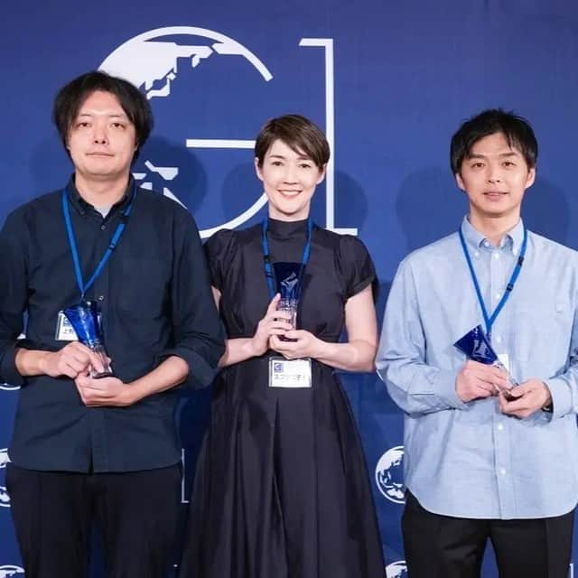 スプツニ子!さんのインスタグラム写真 - (スプツニ子!Instagram)「Three years ago, I embarked on a journey to become a CEO and successfully raised over 1 million USD to establish Cradle - a FemTech company committed to addressing the glaring lack of support for women's health in our society. Just a year ago, we launched an innovative B2B benefits platform designed to facilitate better access to essential health information and treatments for employees, with a particular focus on women's health. (https://cradle.care)   Our offerings encompass contraceptive pills, intrauterine systems (IUS), hormonal treatments, breast cancer care, fertility treatments, and egg-freezing services. In our quest to make a difference, we have collaborated with numerous medical professionals, forging a network of over 100 gynecology, urology, and fertility clinics across Japan. Since our launch, Cradle has experienced phenomenal growth, now providing support to over 250,000 employees. Our esteemed clientele features prestigious global companies such as Sony, HONDA, Shiseido, POLA, Nomura, NEC, Deloitte, Yahoo, and many more.   Not only have we achieved economic success, but we have also made strides in shifting societal norms. The Ministry of Economy, Trade, and Industry (METI) has officially recognized "support for women's health" as a new criterion for evaluating Japanese companies' health-related benefits. This milestone has cemented the importance of women's health support as an enduring trend in Japan.   I am deeply honored that the G1 Summit, a prestigious conference gathering the leading figures in politics, business, and academia in Japan (akin to Japan's World Economic Forum), has awarded me the “New Generation Award” for my work with Cradle. While I am incredibly grateful for this recognition, our journey has only just begun. I remain hopeful that we can continue to effect positive change in society by expanding our services to even more companies.   Thank you so much! 🩸❤️‍🔥  https://prtimes.jp/main/html/rd/p/000000008.000092233.html  #sputniko #cradle #femtech  #womenshealth」4月7日 9時37分 - 5putniko