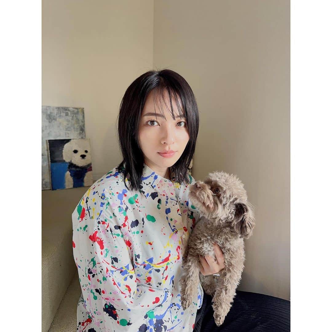 水崎綾女のインスタグラム：「New dress  @noisemaker_jpn  @noisemaker.ceo.designer   🎨artな感じのワンピース 春らしくてとてもかわいい 🩷❤️🧡💛💚💚💜🩵💙  #art #artistic #dress #noisemaker  #👗 #しふく #私服 #ootd #fashion」