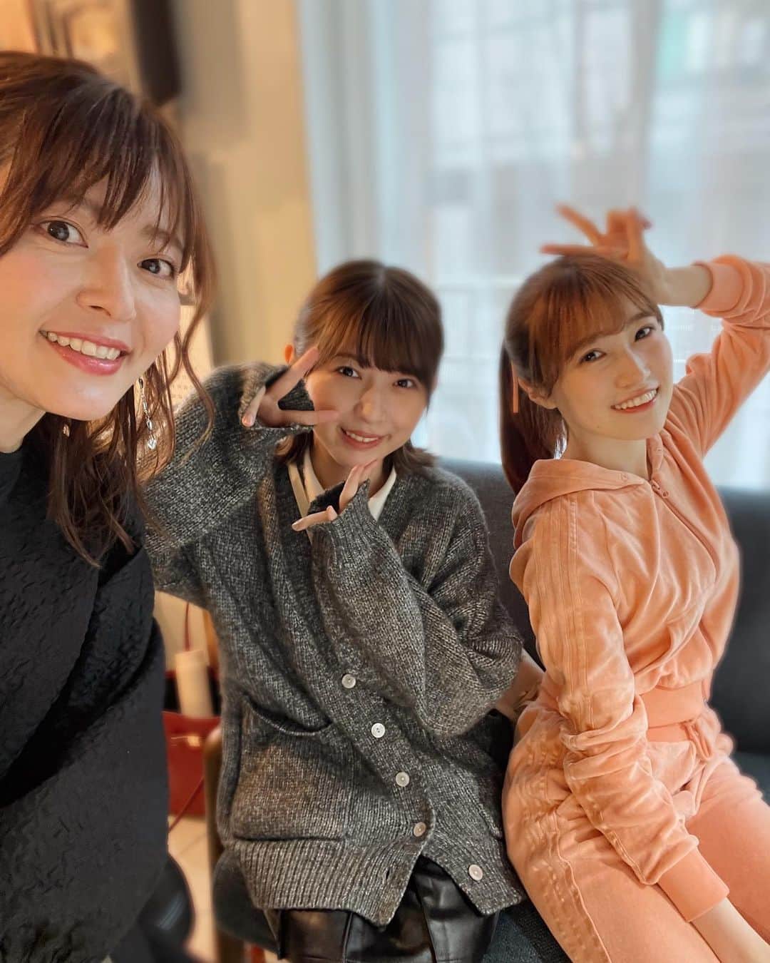 井上志帆子さんのインスタグラム写真 - (井上志帆子Instagram)「. #控えめに言って崖野は殺した方がいい  稽古始まりました。 知ってる人も初めましてもたくさんで 緊張してたけど 初日の稽古終わる頃にはその緊張もなくなって 割とありのままで人と接せてれました！ 本番は5月9日〜  チケットは明日の10時から発売されます！ 是非皆様、劇場に見に来てください。 画像のQRコードアクセスしてね！ 私はAチームです✌🏽 チケット買いたい方で、買い方など分からなかったらDMで聞いてください😀  #控えめ崖野#崖殺#舞台#福岡」4月7日 20時58分 - shiriko0316