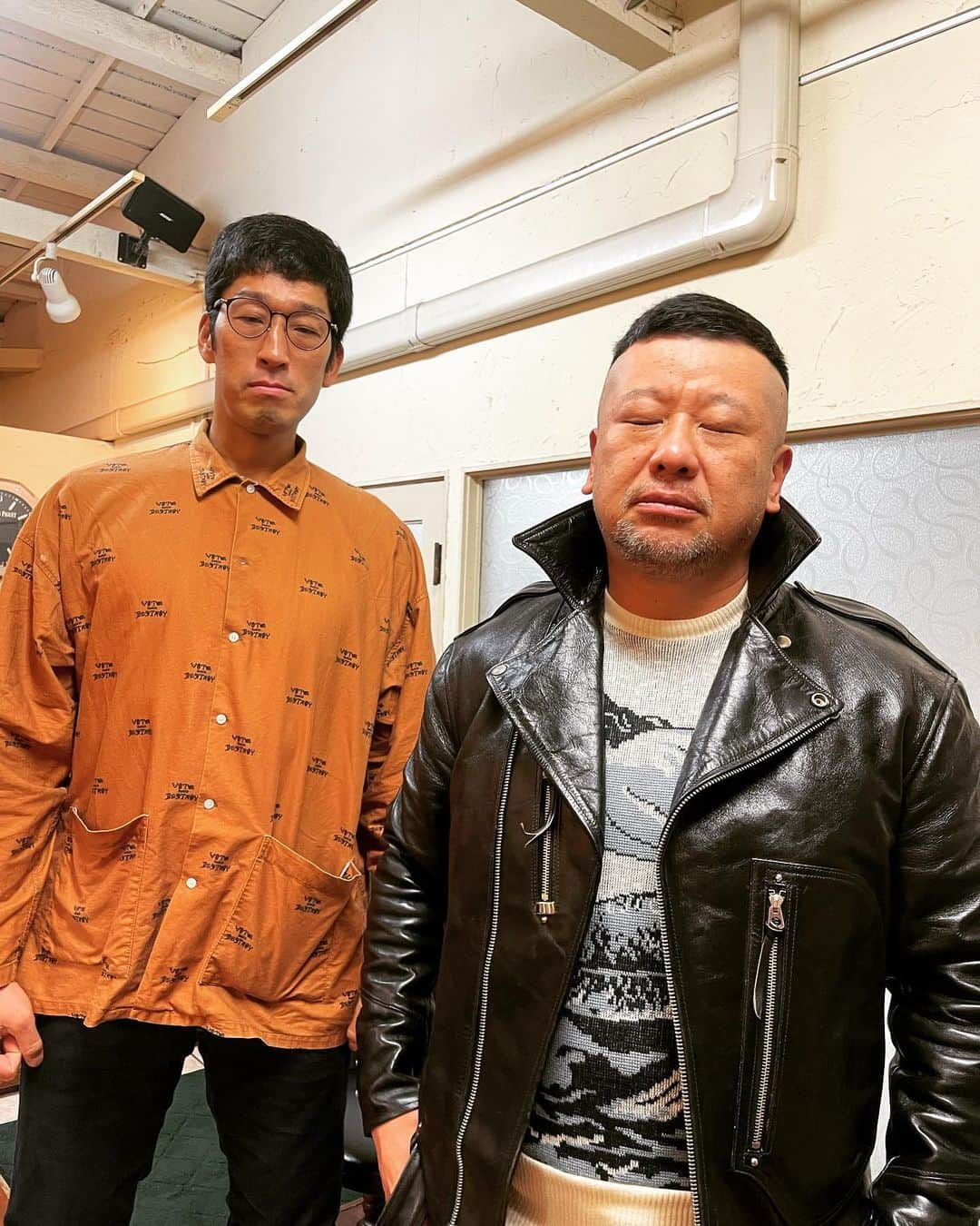 杉本知香さんのインスタグラム写真 - (杉本知香Instagram)「大谷翔平さんと同じ193cmの浅井くんと 172cmのコバさん😆 164cmの向くんと158cmの入江くん😆  #中目黒美容室 #ケンドーコバヤシ#ケンコバ #バケモン先生#浅井優#大谷翔平 と同じ身長 #カラテカ入江#ピカピカ #天津向#天津#オタク界のカリスマ」4月7日 20時53分 - sugimotoc