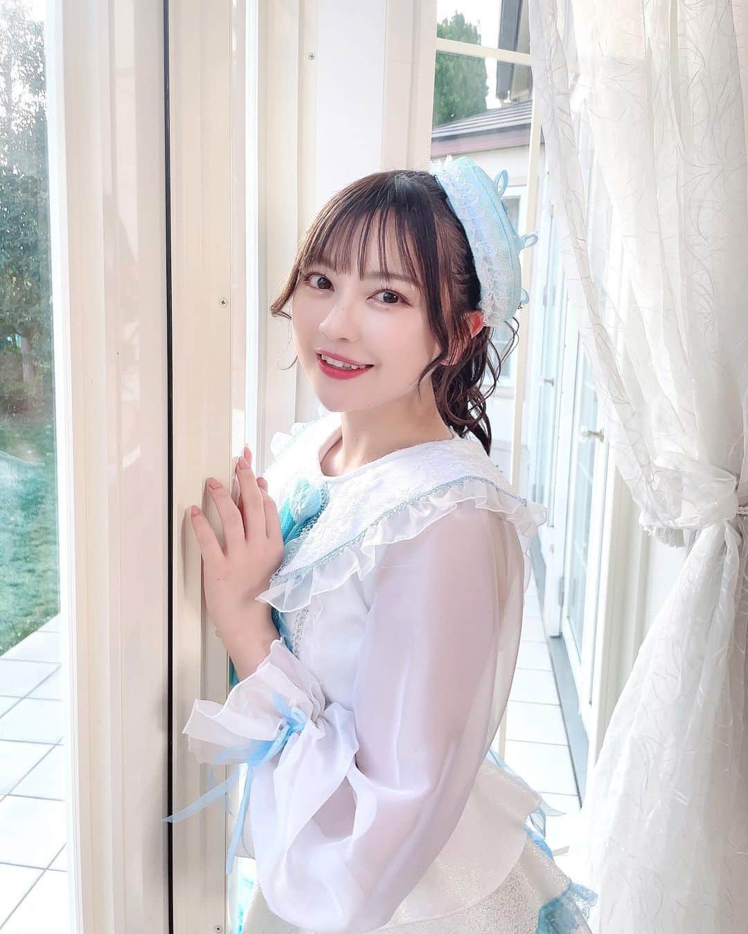 廣川奈々聖のインスタグラム：「⁡ ⁡ ⁡ スタジオが綺麗すぎたし、この日はポニテが絶好調だった 🩵🪽 ⁡ このお衣装は 帽子が特にお気に入り～👶🏻🫧 ⁡ ⁡ ⁡ #アイドル衣装  #ポニーテール  #tokimekisingasong #wasuta #아이돌 #일본아이돌 #japaneseidol #costume」