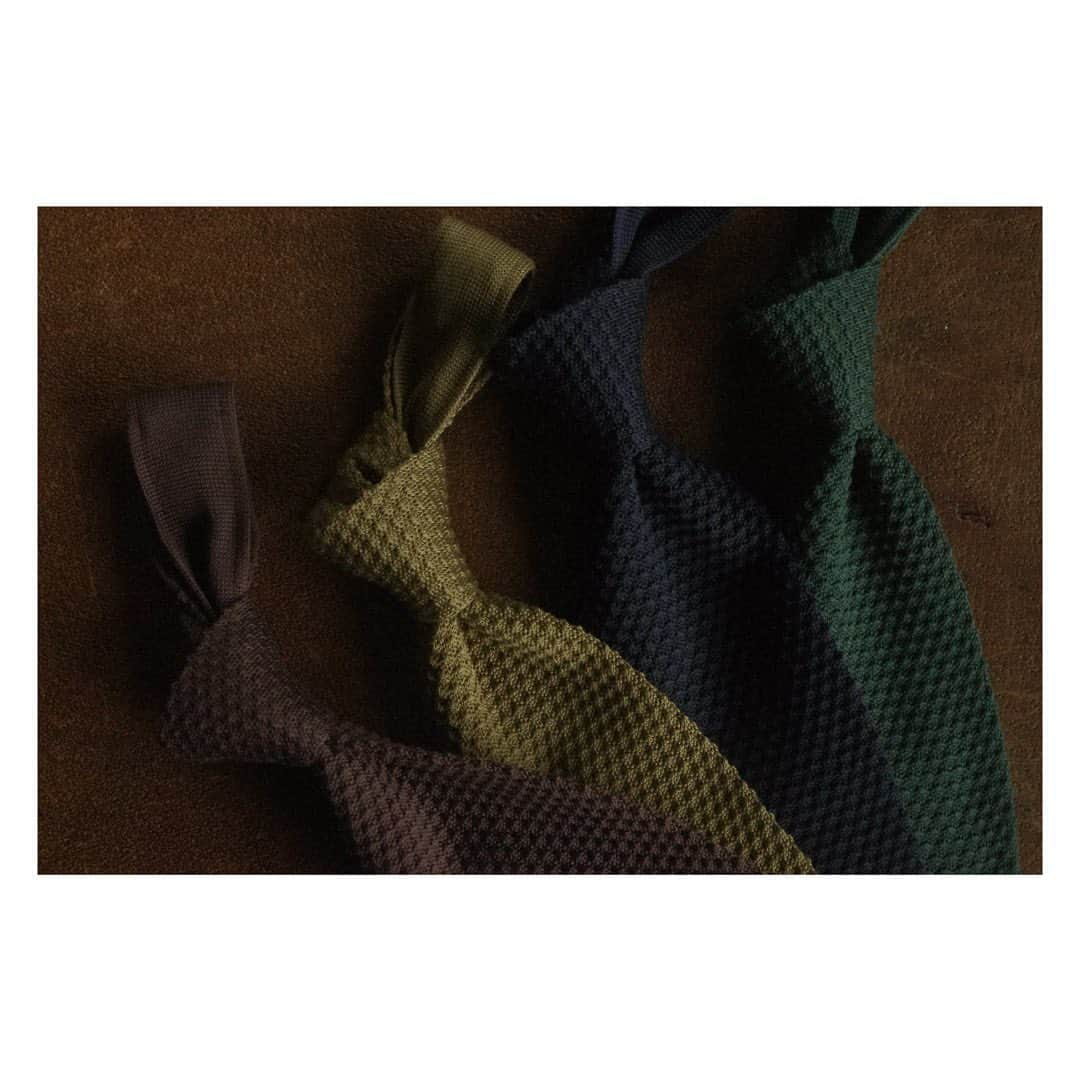 life_style_orderさんのインスタグラム写真 - (life_style_orderInstagram)「< new × necktie >  ホールガーメントのニットタイが完成しました。  大剣はやや太めに。 伸びてくる事を考慮して、やや短めの設定にしました。  4色展開でオンラインショップにアップ済みですので、興味のある方は是非！  → → → LSOMARKETで検索  小物はオンラインショップにて🤳🏻  LSO-MARKET https://shop.lifestyleorder.com  ----------------------------------------- 11:00-19:00 木曜定休日 完全予約制 ※HPのコンタクトフォームよりお願いします -----------------------------------------  #lifestyleorder #ライフスタイルオーダー #ウェディングスーツ #プレ花嫁 #新郎衣装 #タキシード #フォトウェディング #オーダータキシード #2023夏婚 #2023秋婚 #ビジネスカジュアル #ビジカジ #ジャケットスタイル #ニットタイ #ホールガーメント」4月7日 20時57分 - life_style_order