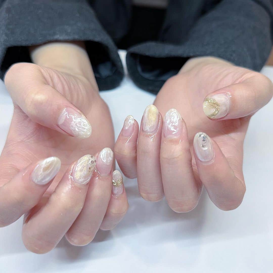 内藤沙季のインスタグラム：「ネイル新しくしました💅💓 ちゅるんとしててかわいい☺️  #ネイル　#ニュアンスネイル  #nail #nails  #nuancenail #ちゅるんネイル #ホワイトネイル」