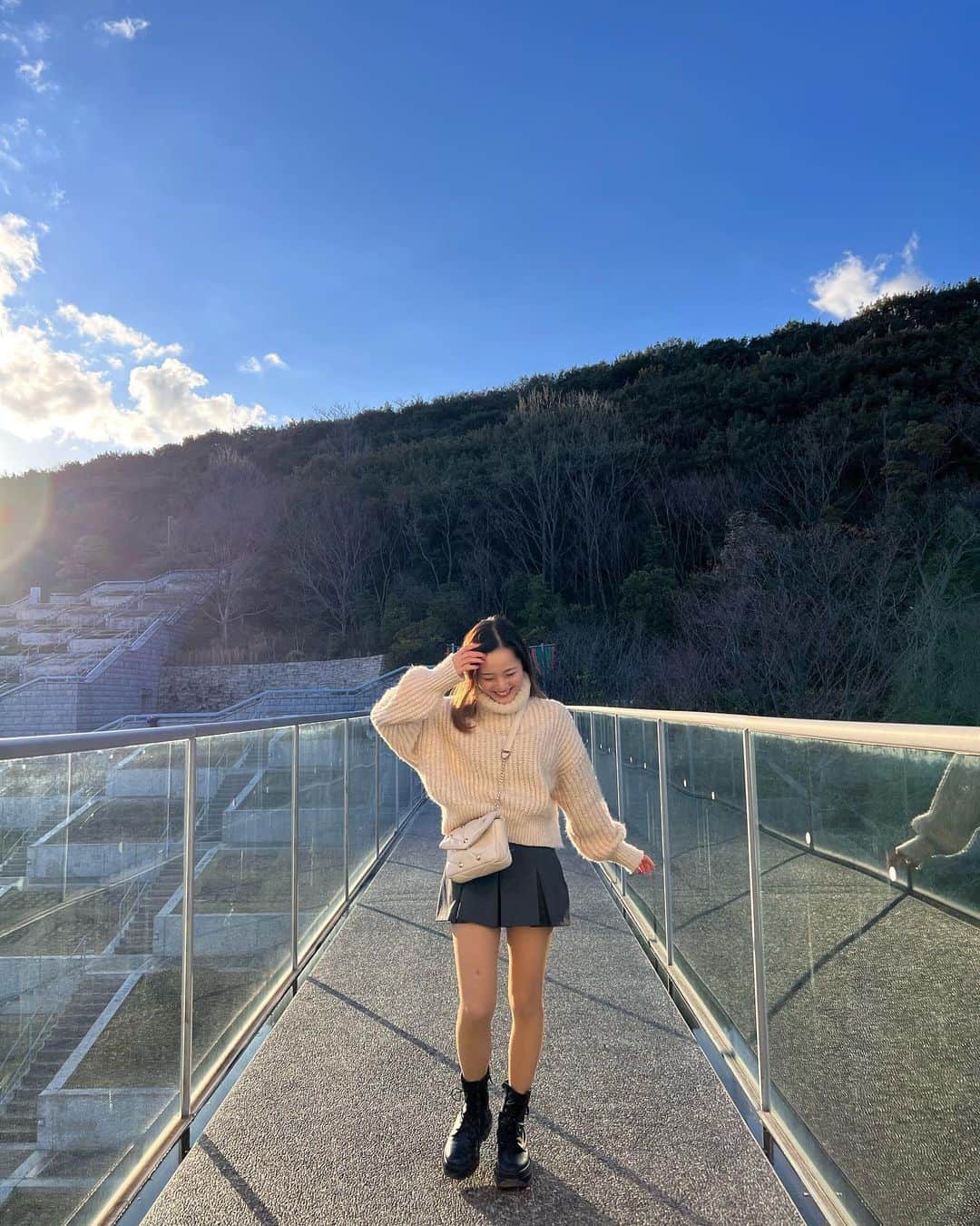 竹地ほのかのインスタグラム：「冬はミニスカ履きたくなっちゃう☃️ #時差投稿」