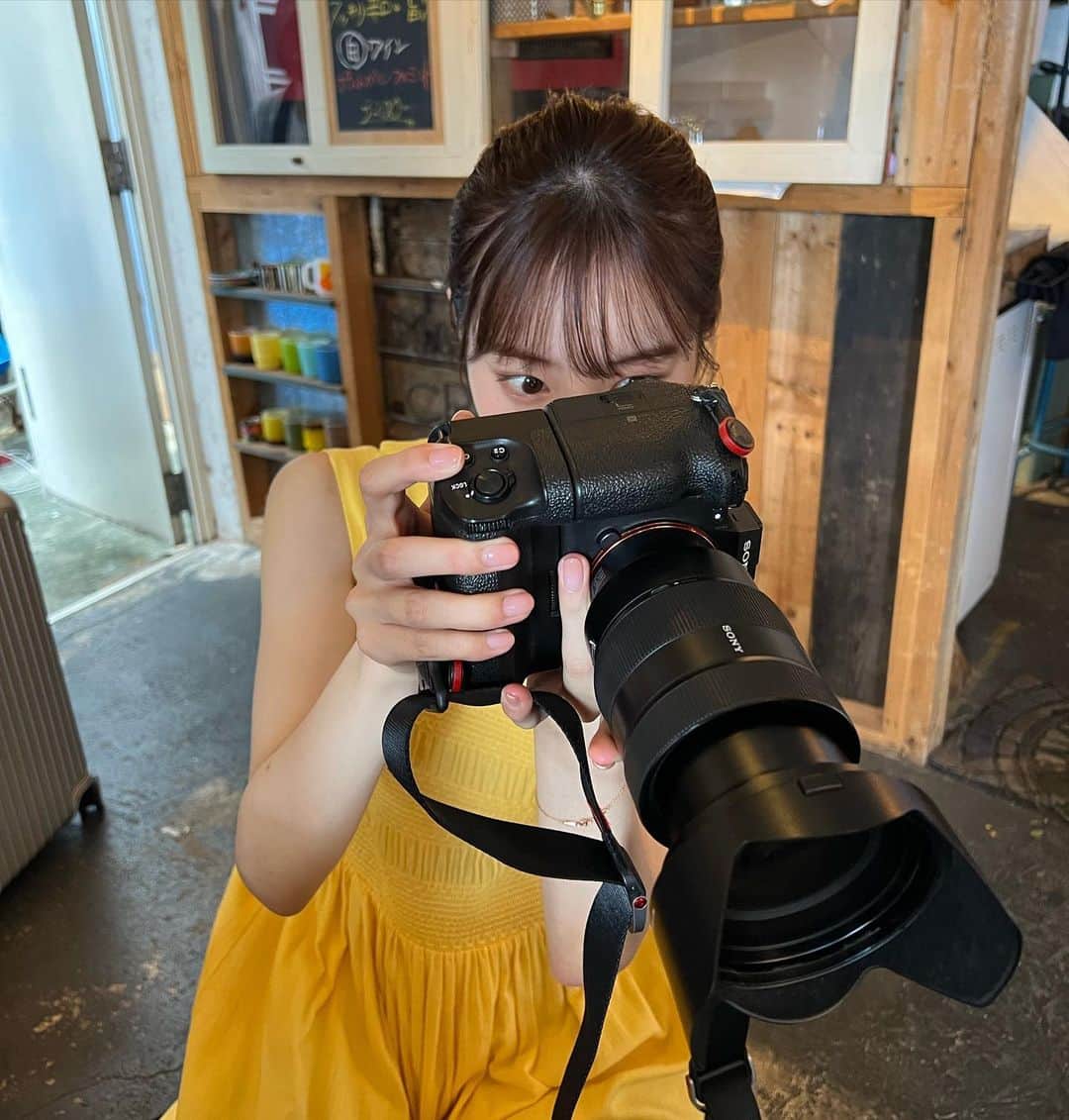 林佑香のインスタグラム：「沖縄での写真です〜🏝  こんなに大きいカメラを持つのは初めて！📸  思い出の写真がたくさんあるのでちょっとずつ載せていきたいと思います☺️✨」
