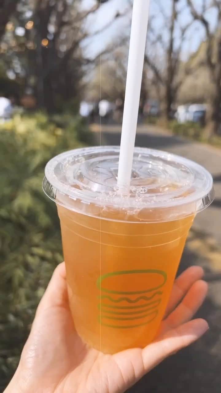 菜々香のインスタグラム：「🥤🫧☀️🌸🌳  #散歩 #桜　#reels #reelsinstagram #菜々香　#singer#actor」