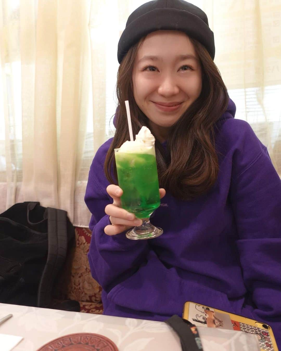 橘花梨さんのインスタグラム写真 - (橘花梨Instagram)「おつかれ金曜日🍹🍨🍈🥤💚 週末もバチバチに自分を甘やかしたい∵⃝   #喫茶店 #喫茶店巡り #純喫茶 #純喫茶巡り #クリームソーダ #メロンクリームソーダ #メロンソーダ #レトロ #昭和レトロ #creamsoda #coffeeshop #cafe #retro #japanesegirl」4月7日 20時02分 - tachibana_karin