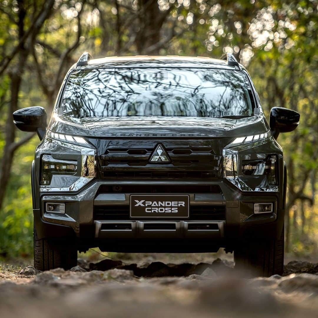 Mitsubishi Motors Thailandのインスタグラム：「สะกดทุกสายตาตั้งแต่แรกเห็น 👀 กับดีไซน์สปอร์ตใหม่ของ New Mitsubishi Xpander Cross พร้อมความสูงใต้ท้องรถ 220 มม. เพื่อให้คุณผจญภัยได้ทุกเส้นทาง   #NewXpanderCross #LiveLifeAdventure #MitsubishiMotors #MitsubishiMotorsThailand #DriveYourAmbition #XpanderCrossLover #MitsubishiXpanderCross #MitsubishiTH #MitsubishiXpander #Xpander #MitsubishiSUV #มิตซูบิชิ #เอ็กซ์แพนเดอร์ #มิตซูบิชิเอ็กซ์แพนเดอร์ครอส #มิตซูบิชิมอเตอร์ส  #รถแคมป์ปิ้ง #รถเที่ยว #สายเที่ยว #สายแคมป์ปิ้ง #สายผจญภัย #การเดินทาง #ท่องเที่ยว #photooftheday」