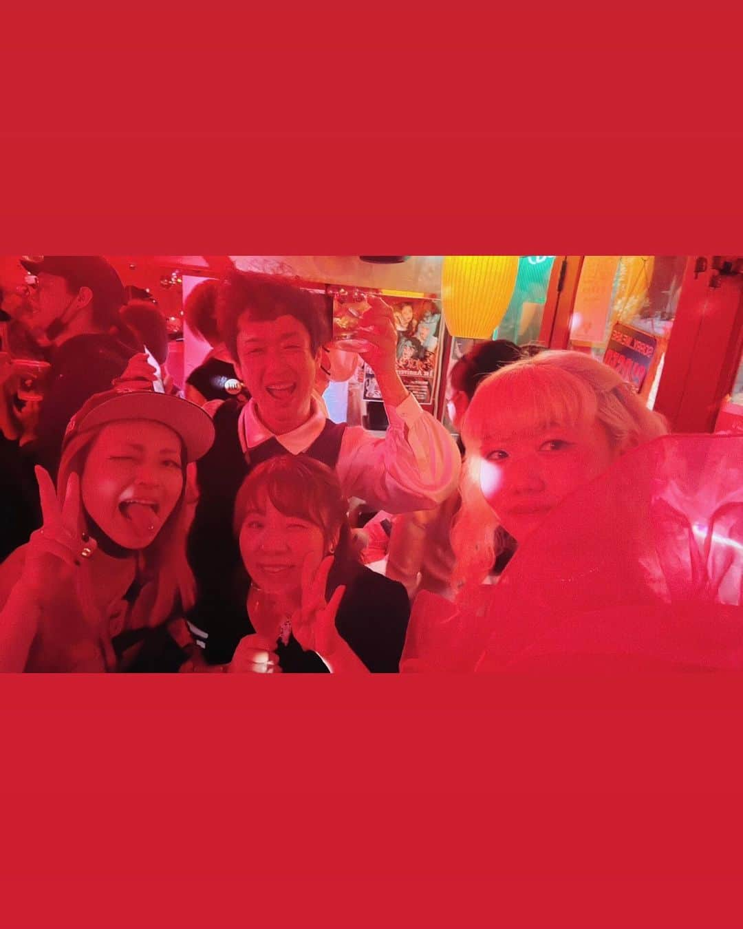 ニーコさんのインスタグラム写真 - (ニーコInstagram)「先日のCafe FLAMINGOクロージングパーティー‼️🥳🥳🥳🥳🥳ニーコもフラミンゴでのラストDJ‼️ めちゃくちゃ沢山の方が遊びに来てくれてフラミンゴ最後の日を一緒に過ごしました‼️ 音楽と仲間とテキーラ三昧、最高に楽しい締めくくりになりました🥹 沢山の熱い夜をありがとうCafe FLAMINGO🦩 ここで回して皆で騒いだ事は一生の思い出やで〜🥂✨ #cafeflamingo #渋谷 #DJ」4月7日 20時24分 - neeko_isuzu