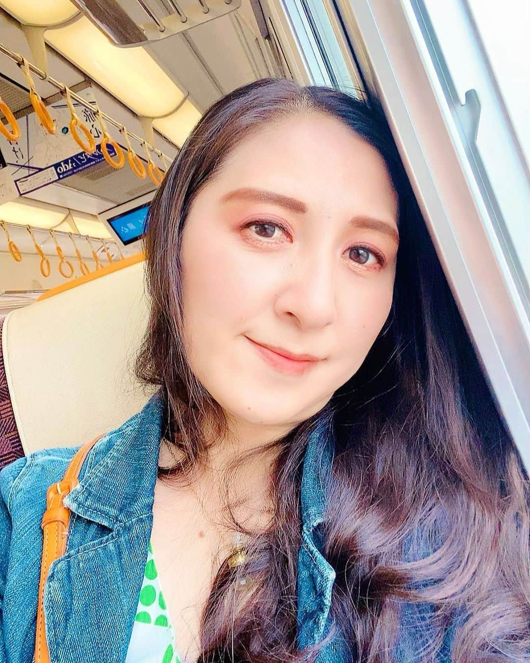 大越かず江さんのインスタグラム写真 - (大越かず江Instagram)「✨特急列車に乗って🚃✨  さあ❣️ 何処へ行ったのでしょうか(･ω･ = ･ω･)⁉️  ① 京都 ② 奈良 ③ 姫路  答えは ずばり(∗︎⚬̀︎−︎⚬́︎∗︎)b 次回の投稿で✨🏯✨  皆様の予想コメントお待ちしております💛🫣💛  ✨✨✨✨✨✨✨✨✨✨✨✨✨✨✨  ✨Get on the express train🚃✨  Come on❣️ Where did you go (･ω･ = ･ω･)!?  ① Kyoto ② Nara ③ Himeji  The answer is frankly (∗︎⚬̀︎−︎⚬́︎∗︎)b In my next post ✨🏯✨  We are waiting for your predictions and comments 💛🫣💛  ✨✨✨✨✨✨✨✨✨✨✨✨✨✨✨   #ひとり旅  #大阪観光  #osaka  #特急列車  #新幹線のぞみ  #鉄道好きな人と繋がりたい  #クイズ  #quiz #美  #生きる意味 #sexy #セクシー系 #ジム女子 #美肌ケア #写真好きな人と繋がりたい #女優好きな人と繋がりたい #美意識人と繋がりたい #幸福 #happy #東京 #tokyo #日本 #japan  #美魔女モデル #actress #followforfollowback #ポートレート女子 #loveyou #仲間募集  #空が好きな人と繋がりたい」4月7日 20時19分 - bluemoonseasky