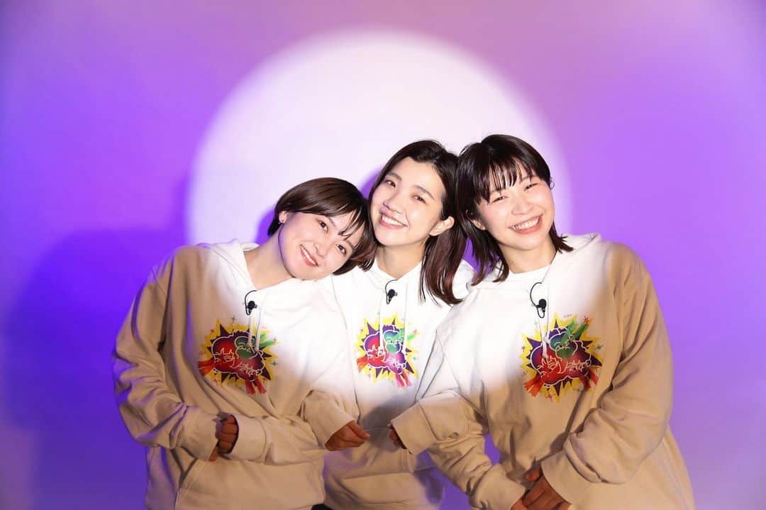 サーヤのインスタグラム：「トゲトゲTV夕方特番決定🔥4/9(日)16:30 ・ ・ ・ 新大久保のKPOP写真館で撮ってもらった写真がさすがに可愛すぎるとウチらの中で話題に」