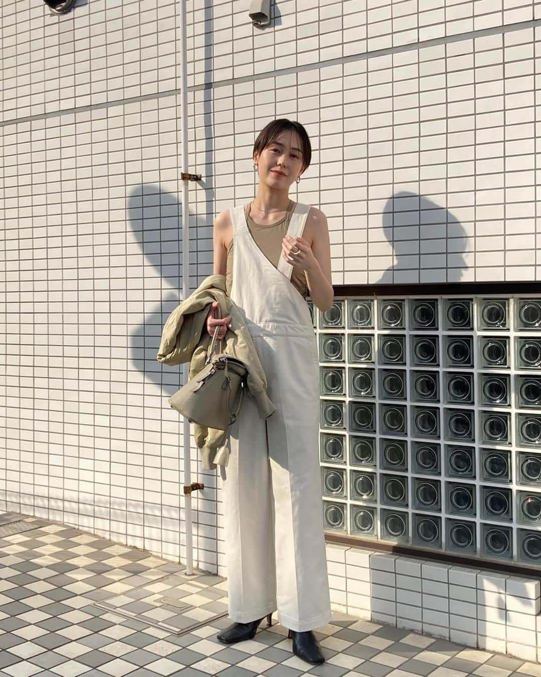 平野マユさんのインスタグラム写真 - (平野マユInstagram)「寒暖差がある日の服装☀️🌬 不意の一枚。笑」4月7日 20時36分 - mayu_hirano