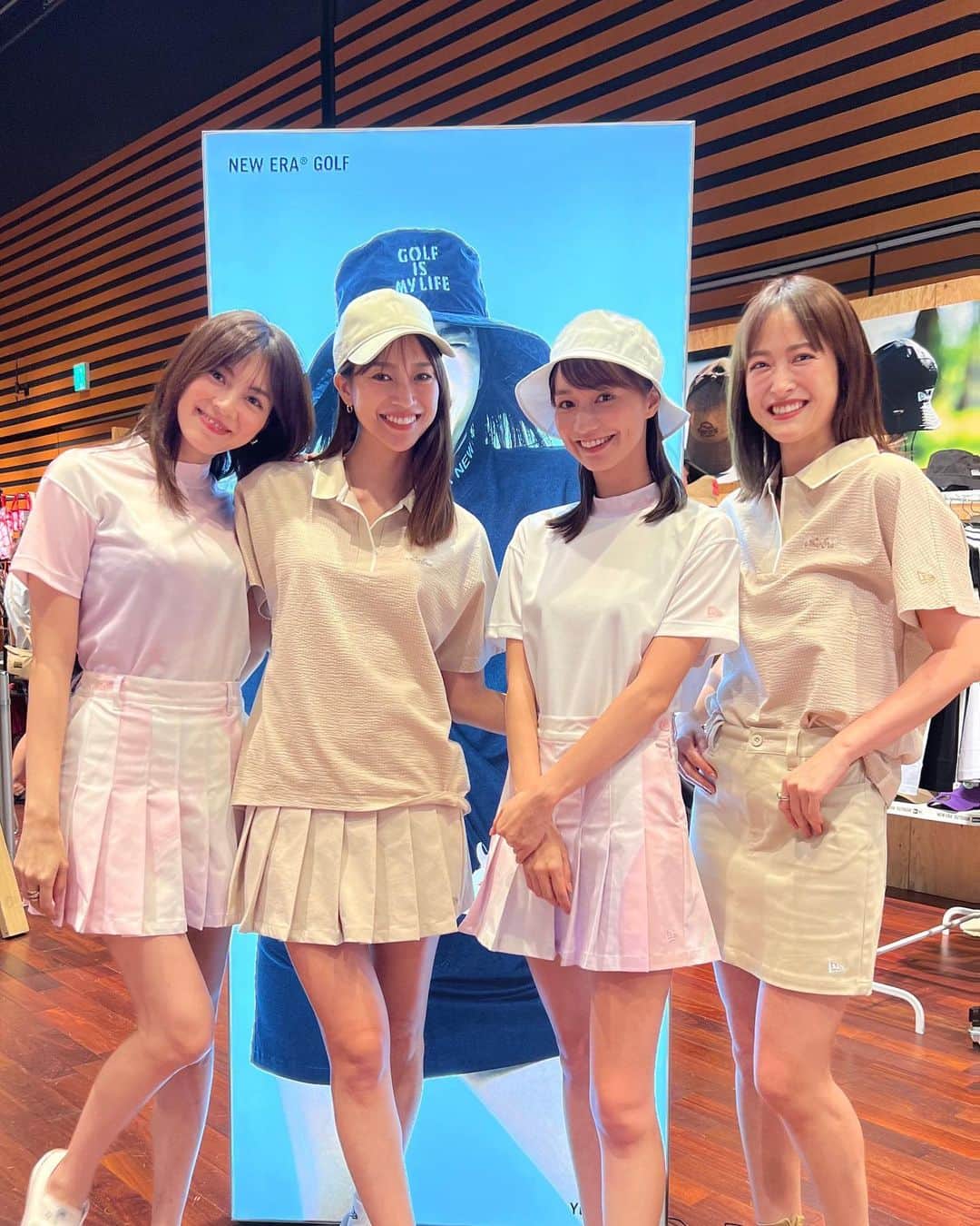 紺野ゆりのインスタグラム：「⛳️ @newera_golf ✖︎ @yuri_konno_official 🏌️‍♀️✨  みんな素敵に着こなしてくれて🥹🤍🤍 たくさん撮らせてもらったので載せます🥰 スカートは後ろがゴムになってます(^-^)  #yurigolf🦋 #ニューエラゴルフ #ゆりコラボ #neweragolf」