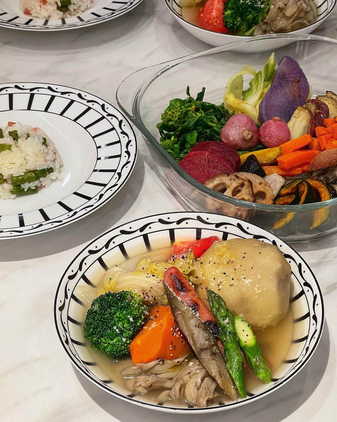 SEIRAのインスタグラム：「春野菜まるまるベジブロスから作った 春野菜ポトフ🥬」