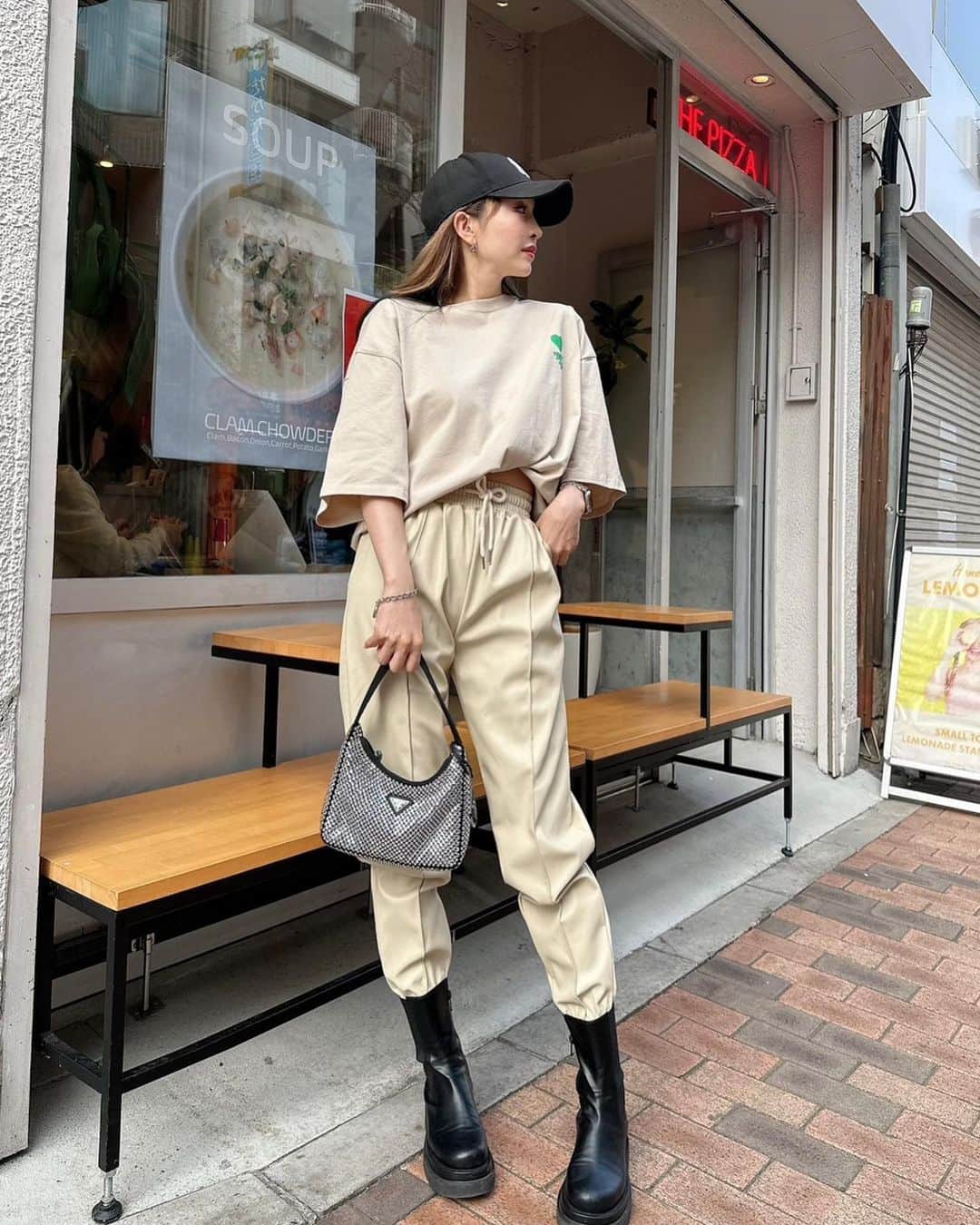 Select Shop MIRROR9さんのインスタグラム写真 - (Select Shop MIRROR9Instagram)「. 【30%OFF】Stitch jogger pants/3color ¥13,200→¥9,240(tax in)  model @coco_mirror9  162cm/BE着用  #MIRROR9  #ミラーナイン」4月7日 12時00分 - mirror9official
