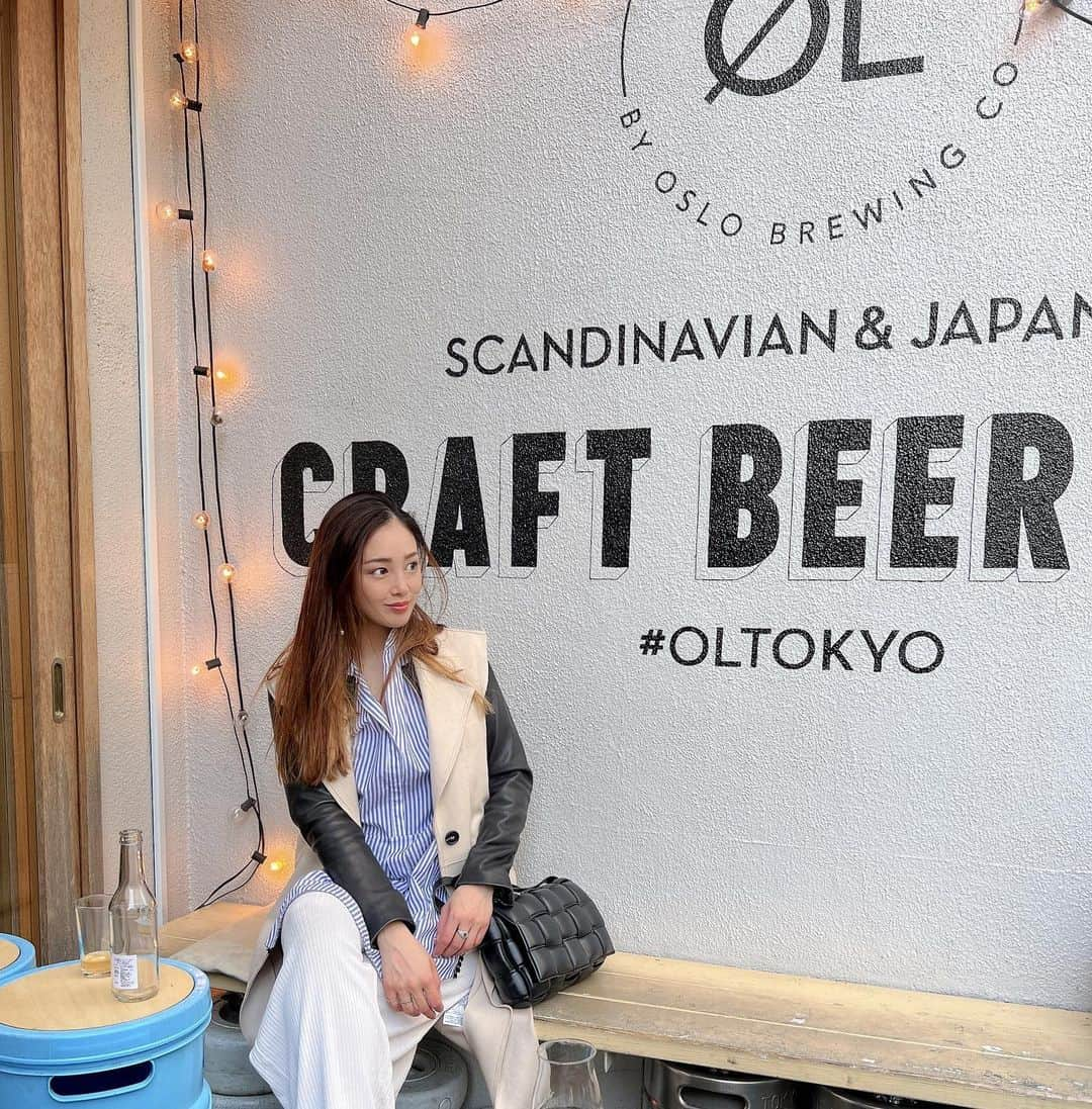 中村エリカさんのインスタグラム写真 - (中村エリカInstagram)「早く夏来て欲しいなぁ〜🤤🏖 至る所でパティオ解放しまくって欲しい🌞 . . . #お外でまったり #日光浴 #ルクスを感じる #ルクス #渋谷クラフトビール #craftbeer #昼からビール #リンゴジュース #休日コーデ  #春コーデ #シャツコーデ」4月7日 12時30分 - erika__nakamura