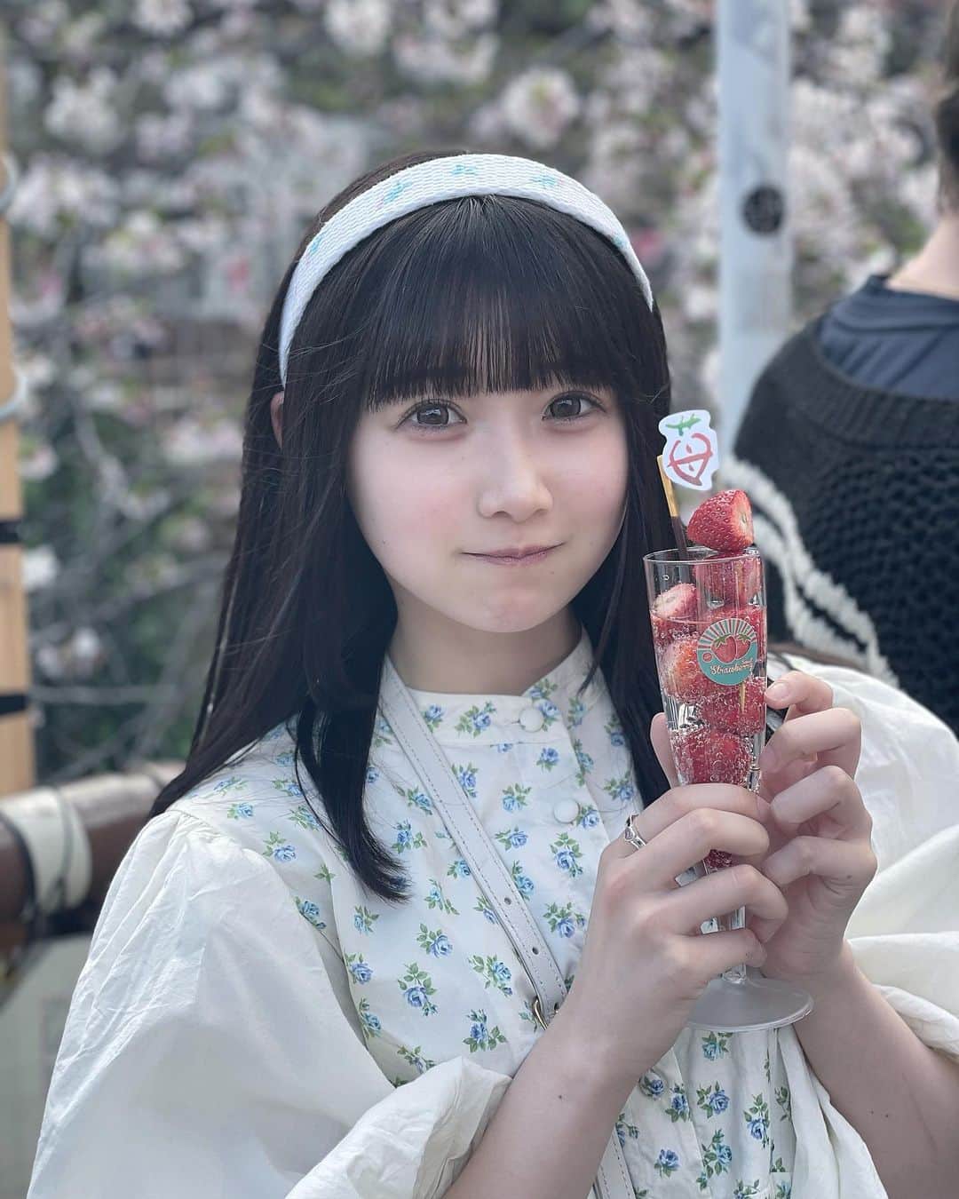 向日えなのインスタグラム：「🌸 ・ お花見໒꒱来年はいっしょに、ね、」