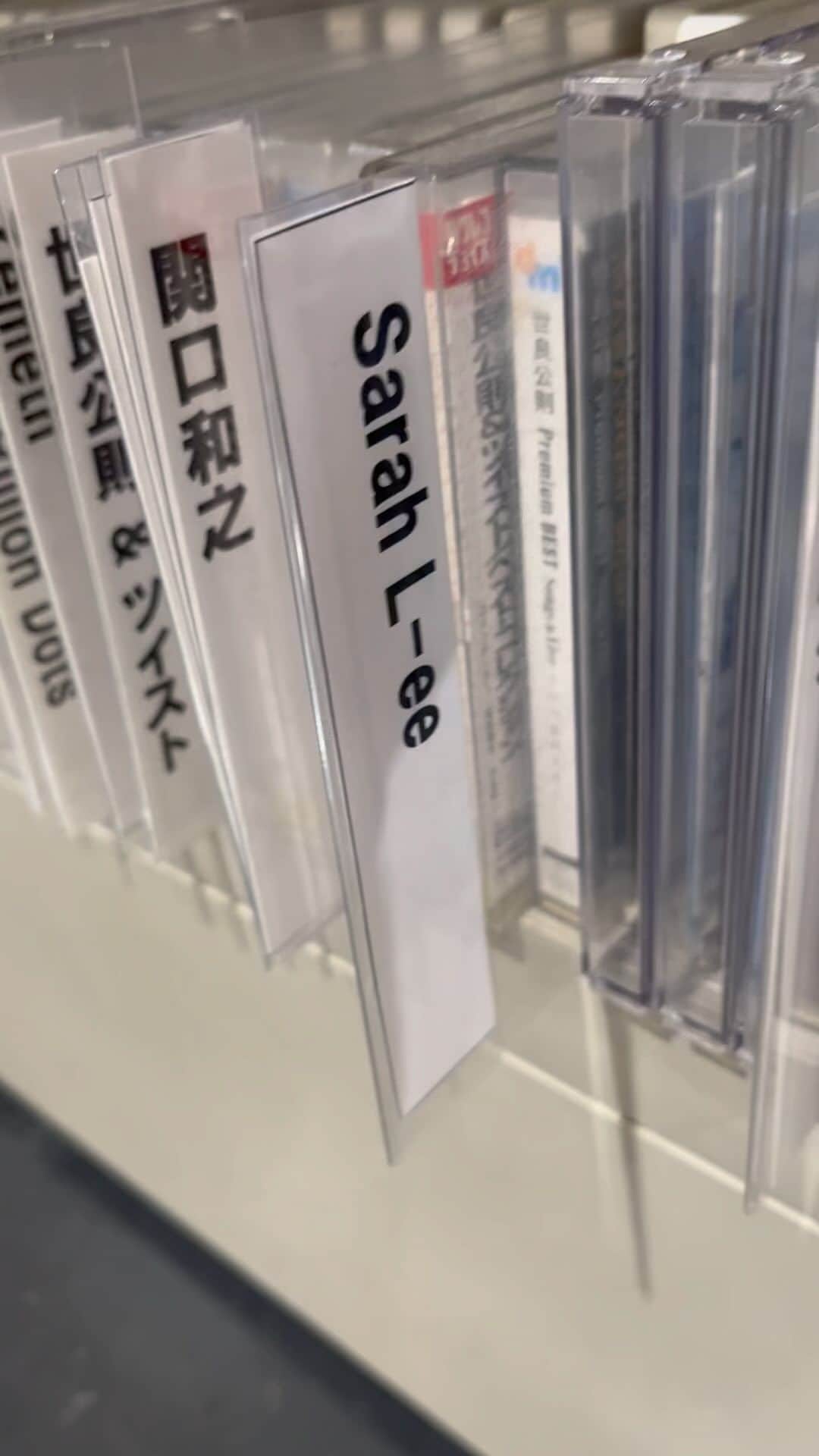 Shinnosukeのインスタグラム：「全国のタワーレコードでCD発売中！ Sarah L-ee 1st AL『Sapphire』  ※配信版とはリミックスが1曲内容違います  よろしくです！  #CD #album #Sapphire #SarahLee #Shinnosuke #pop #randb #hiphop #dance #ballad #funk #citypop #house #remix」