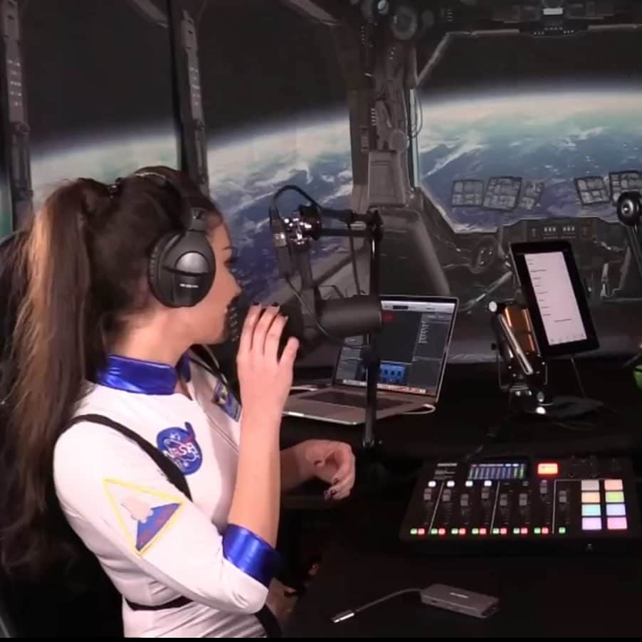 Kristina Bashamのインスタグラム：「As long as I have dreamed to go to space, in 2025, I actually will be going! With @thespaceperspective I can’t wait! ( here I’m on a podcast in a space costume)」