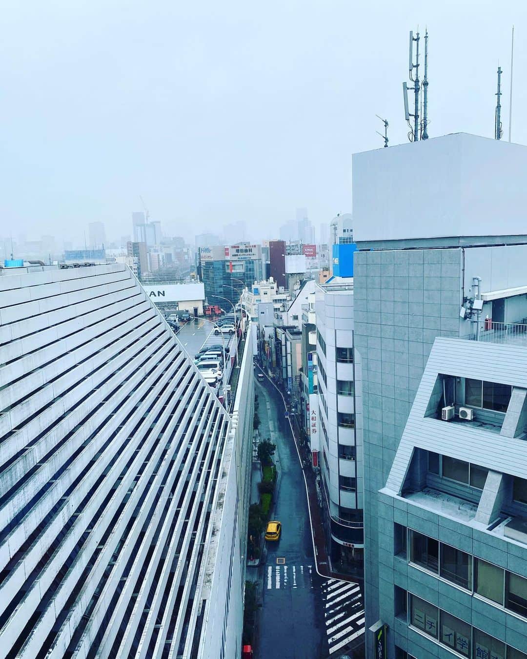 多賀公人さんのインスタグラム写真 - (多賀公人Instagram)「大阪出張。初めて京橋のホテル泊。京橋も多分初。どことなく映画村みたいな懐かしい雰囲気が好き。焼きカレー食べて帰ります。  #大阪　#京橋　#出張　#焼きカレー　#business  #trip #rain #happy #多賀公人　#アナウンサー」4月7日 14時34分 - kimito_taga
