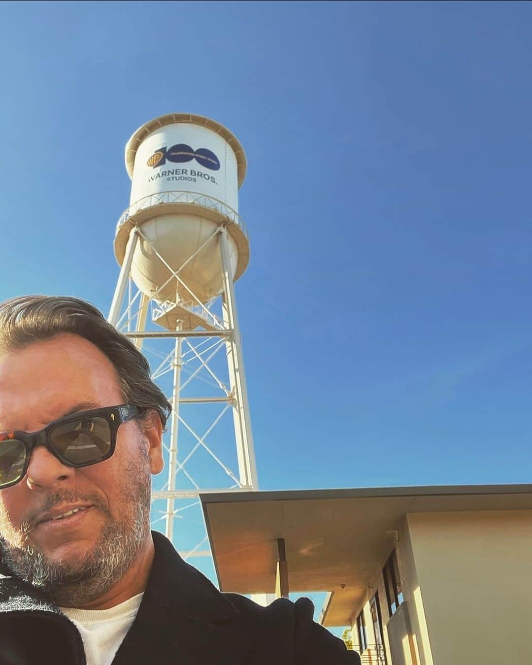 ジェイ・ハガリーのインスタグラム：「🎥Shooting on the Warner Bros.  lot today. This is gonna be a wild one.」