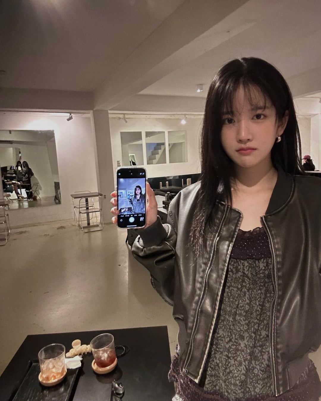 EXYのインスタグラム：「에헴🤳🏻🤓」