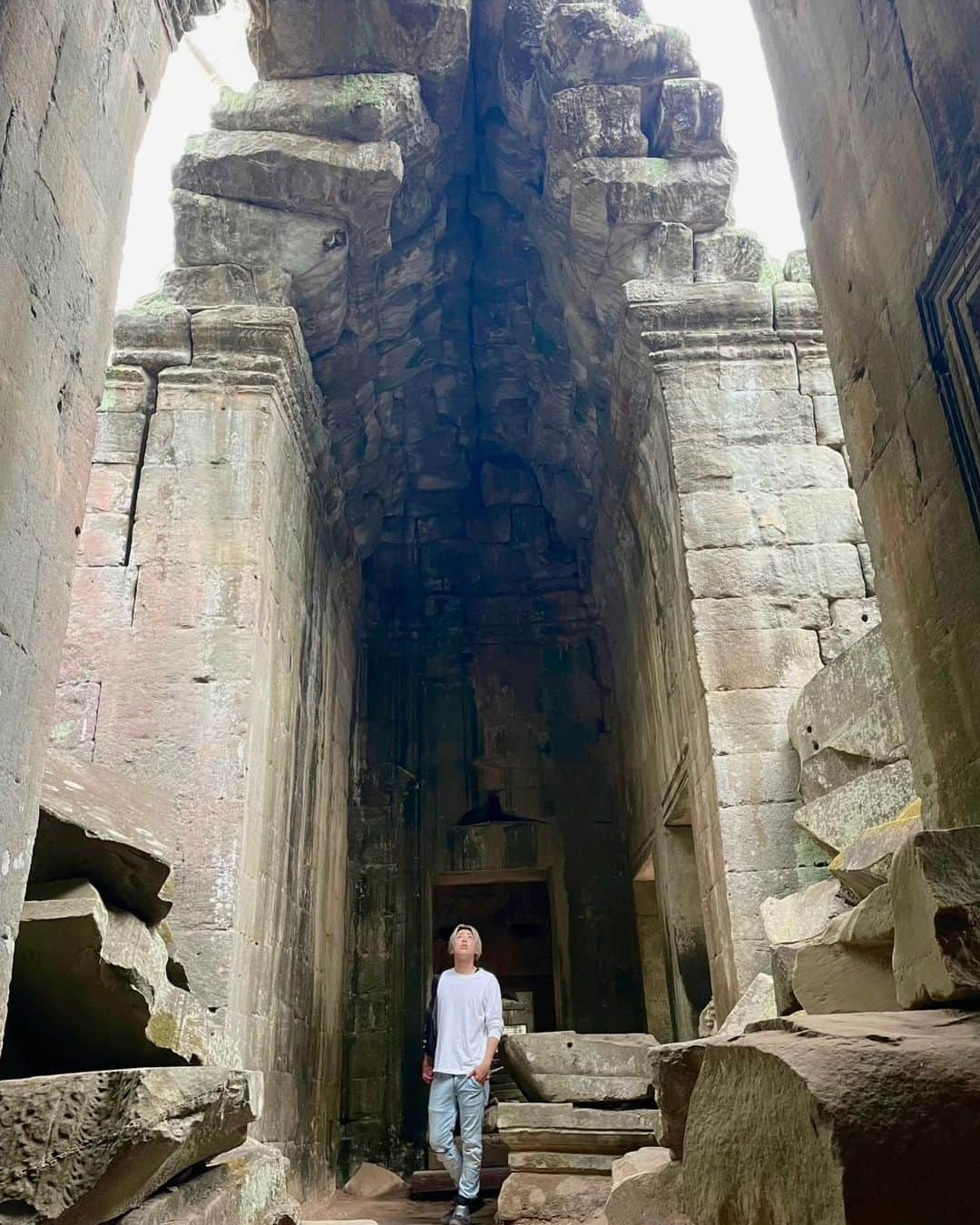 ザンゲ（ZANGE）さんのインスタグラム写真 - (ザンゲ（ZANGE）Instagram)「Angkor Wat🇰🇭🙏 念願のアンコールワット🇰🇭やっと行けた✈️ ここ数年はフットワーク重くてやりたい事先延ばしにしてたけど、ここからは仕事頑張って見たい景色どんどん見に行こう🌏 📸by @yoshiohhoryen  #Angkorwat #combodia #travel」4月7日 20時59分 - zange_xtrap