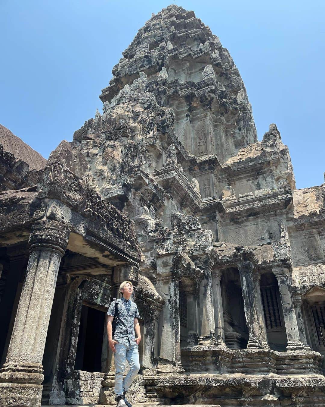 ザンゲ（ZANGE）さんのインスタグラム写真 - (ザンゲ（ZANGE）Instagram)「Angkor Wat🇰🇭🙏 念願のアンコールワット🇰🇭やっと行けた✈️ ここ数年はフットワーク重くてやりたい事先延ばしにしてたけど、ここからは仕事頑張って見たい景色どんどん見に行こう🌏 📸by @yoshiohhoryen  #Angkorwat #combodia #travel」4月7日 20時59分 - zange_xtrap