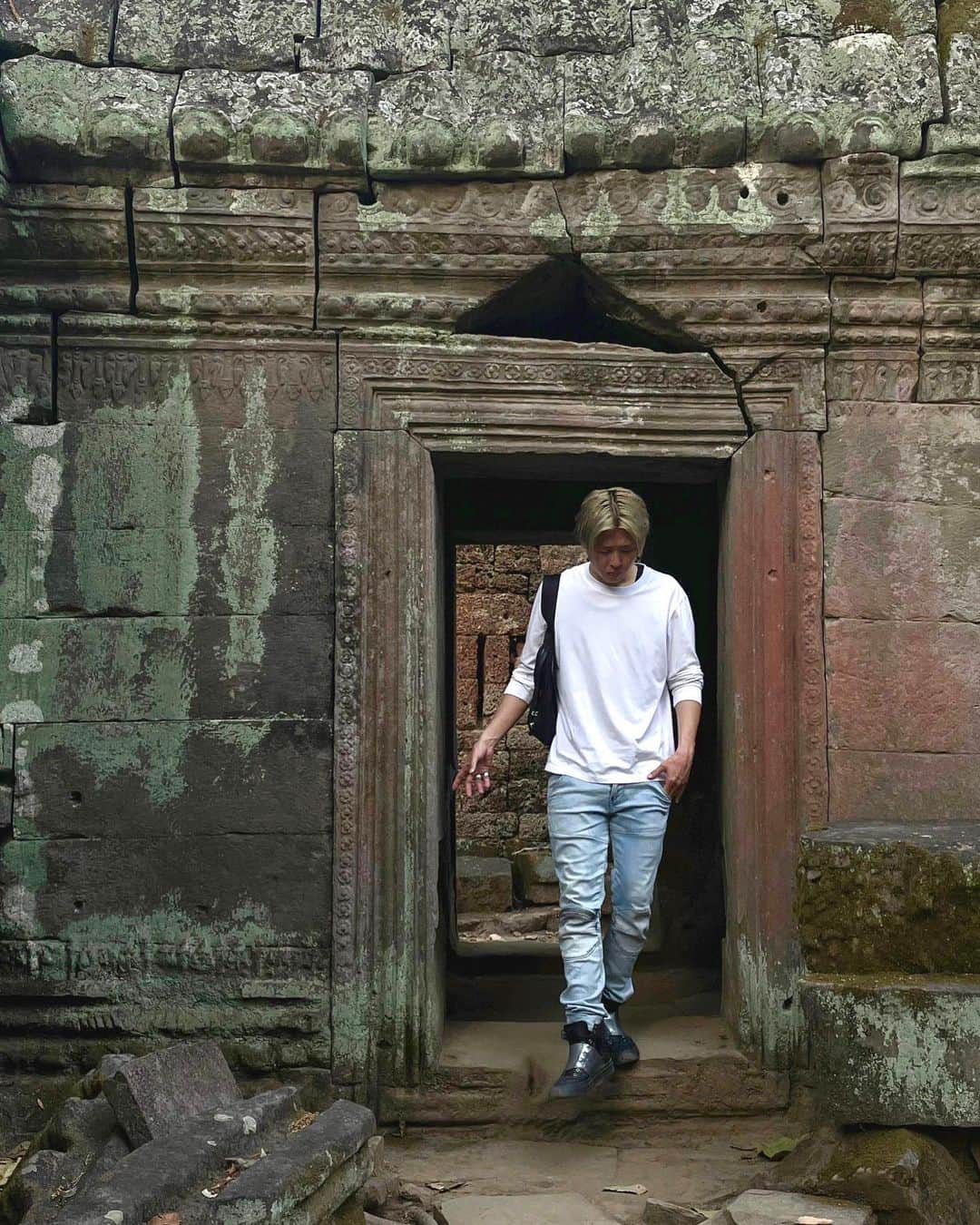 ザンゲ（ZANGE）さんのインスタグラム写真 - (ザンゲ（ZANGE）Instagram)「Angkor Wat🇰🇭🙏 念願のアンコールワット🇰🇭やっと行けた✈️ ここ数年はフットワーク重くてやりたい事先延ばしにしてたけど、ここからは仕事頑張って見たい景色どんどん見に行こう🌏 📸by @yoshiohhoryen  #Angkorwat #combodia #travel」4月7日 20時59分 - zange_xtrap