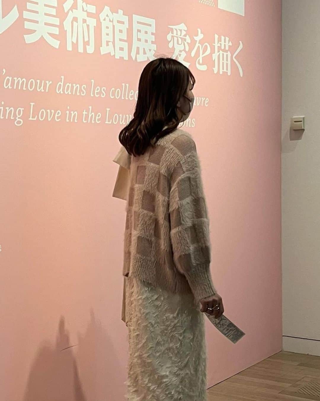 RiLiさんのインスタグラム写真 - (RiLiInstagram)「ピンクの服着て行きたい🎟️ 愛がテーマの ルーヴル美術館展が気になる🪄  東京六本木駅から 徒歩5分にある 国立新美術館で催される 『ルーヴル美術館展 愛を描く』🎀  ピンクでな世界観が可愛いって ガーリーさんたちの間で 話題なんです👼🏻💞  2023年6月12日まで 開催されてるので ぜひぜひ❕東京に来た時は 遊びに行ってみてね✌🏼🤍  Edit by RiLi編集部🐰 mido @‌aosimmdr  🤍🤍🤍  RiLi.tokyoはみんなの⁣「なりたい」「やりたい」を応援💡⁣  かわいいコーデやアイテム⁣注目スポットなどが撮れたら⁣ ハッシュタグ→#rili_tokyo を付けて投稿してね❗⁣⁣ RiLiで紹介しちゃうかも🤭⁣ ⁣⁣ Special Thanks💋 Photo by⁣⁣  @__.moonlight121 @______rnaa @_22code @nkcha5 @tyk_u @senaaaa0309 @momo.e_ @moe____oo0  #rili_tokyo #おしゃれさんと繋がりたい #お洒落さんと繋がりたい #ファッション #패션스타그램 #ootd #outfit #美術館 #美術館巡り #美術館好き #美術館デート #美術館コーデ #美術館好きな人と繋がりたい #ルーヴル美術館展 #ルーヴル美術館 #ルーヴル美術館展2023 #東京美術館 #ガーリーファッション #ガーリーコーデ #ガーリー #フレンチガーリー #大人淡色 #大人ガーリー #ピンクコーデ」4月7日 21時00分 - rili.tokyo