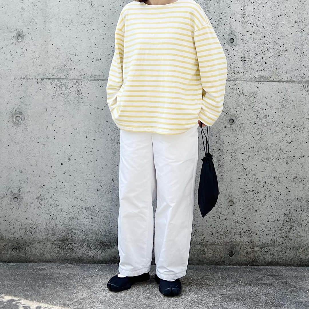 ryokoのインスタグラム：「▪︎  🌼🌼🌼  .  tee #tsuzuli bottoms #teatora  shoes #nike  bag #era_goods」